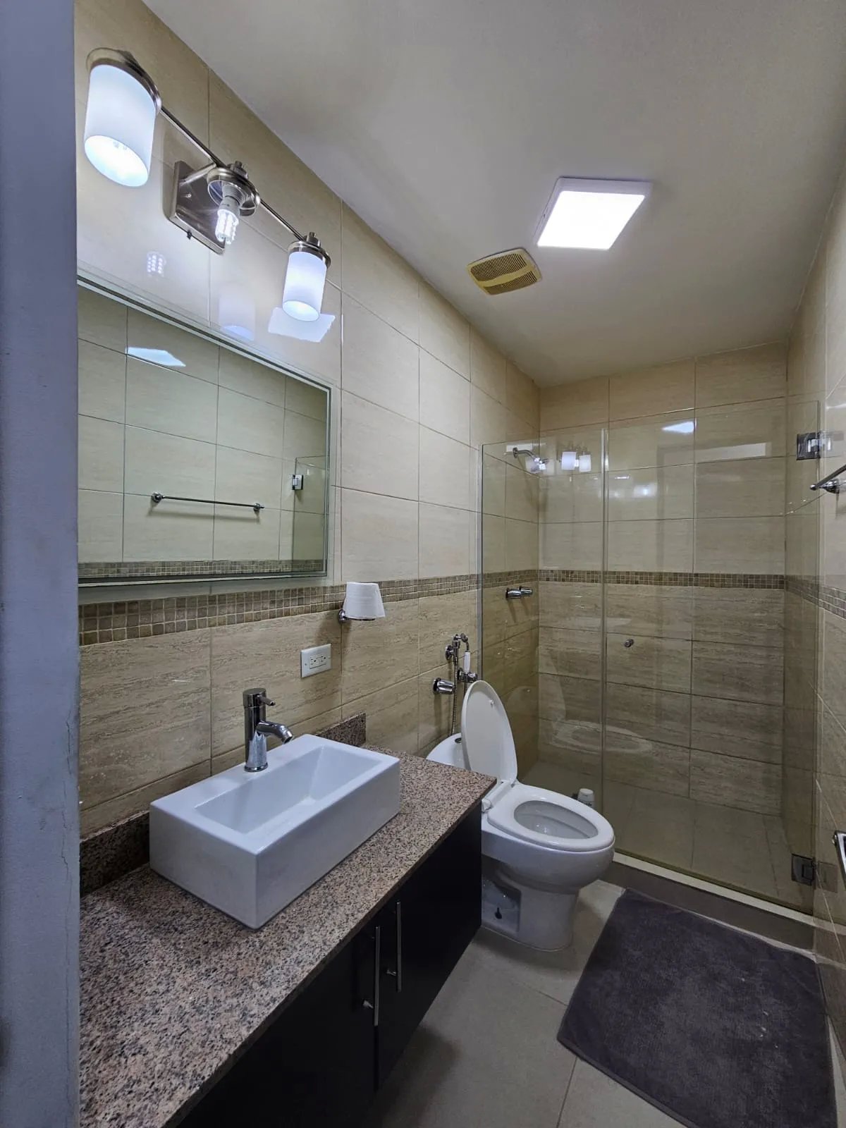 Alquiler de apartamento en ph macedonia towers, pueblo nuevo