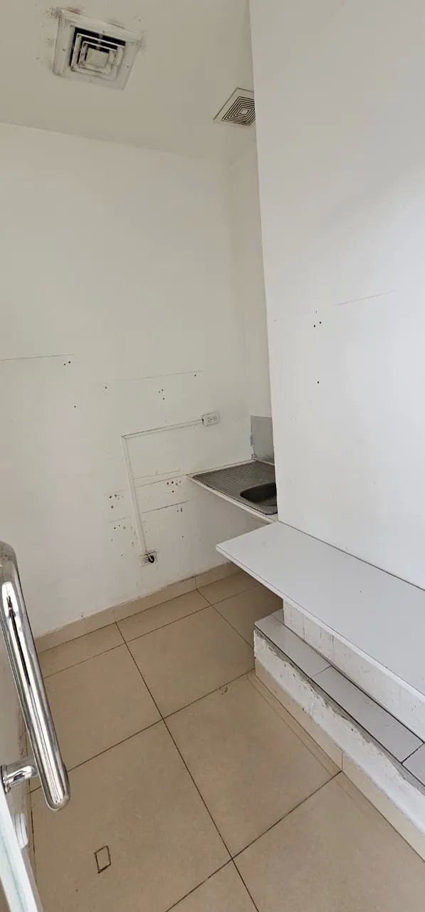 Alquiler de local en plaza signature, brisas del golf