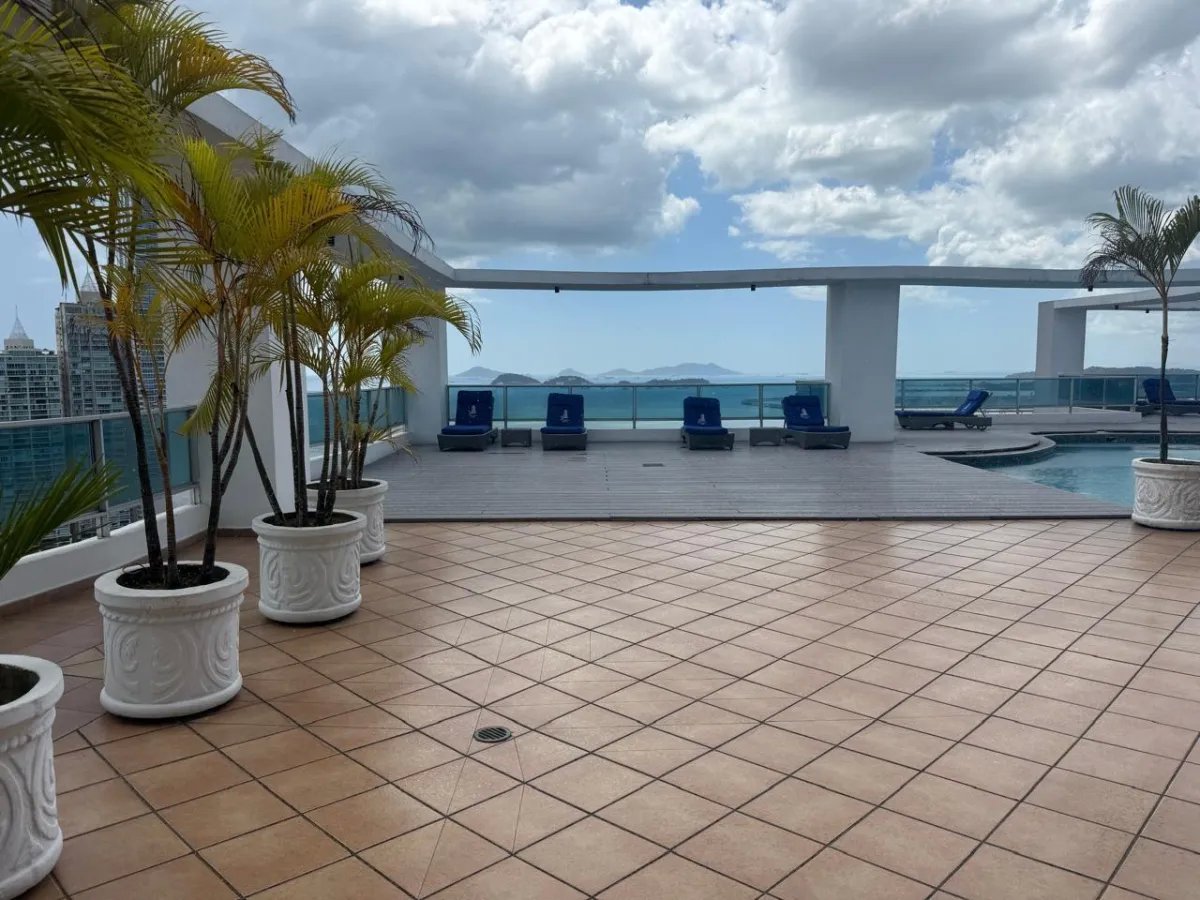 Apartamento en venta en grandbay tower