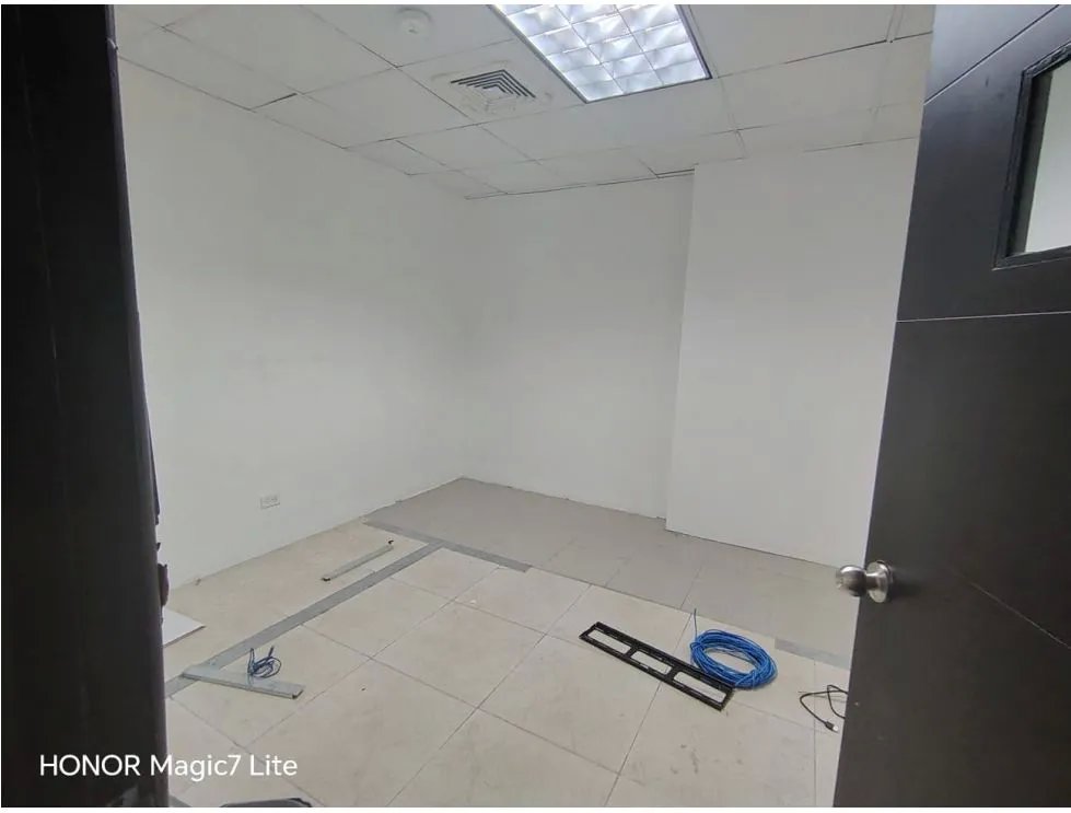 Alquiler de oficina 525 m2 en edificio beta continental, obarrio