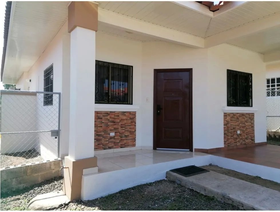 Alquiler de casa amoblada en la arena, chitré