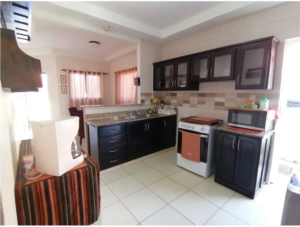 Alquiler de casa amoblada en la arena, chitré