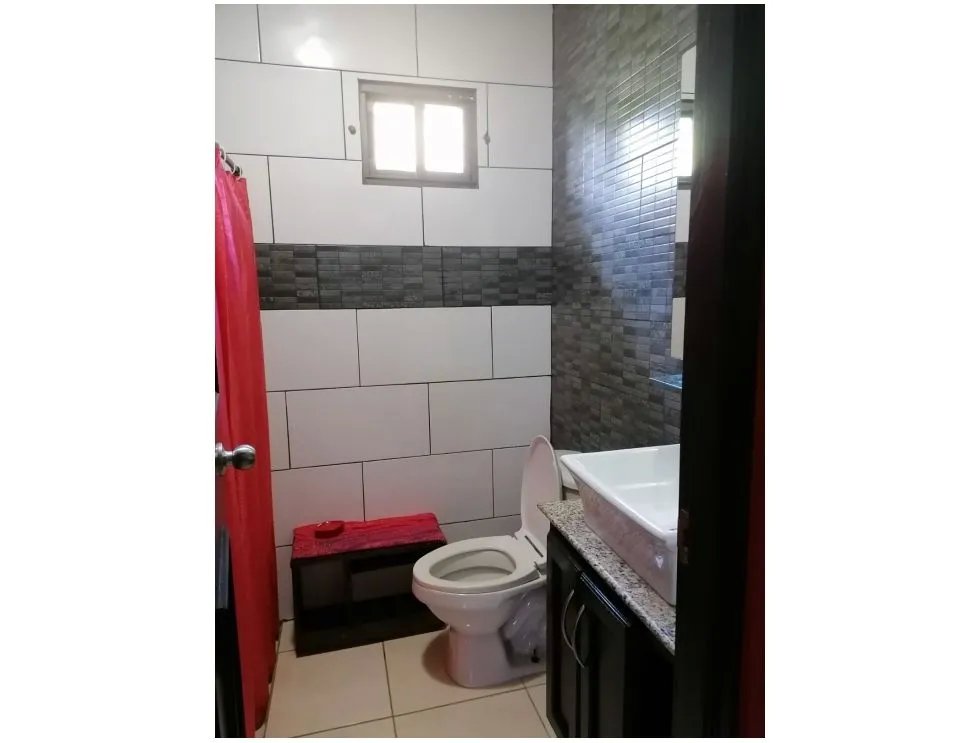 Alquiler de casa amoblada en la arena, chitré
