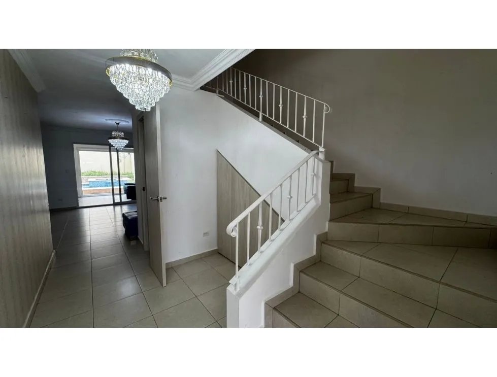 Venta de casa en ph villa tivolii, villas del golf