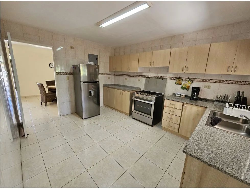 Venta/alquiler de casa en villas del golf, chitré