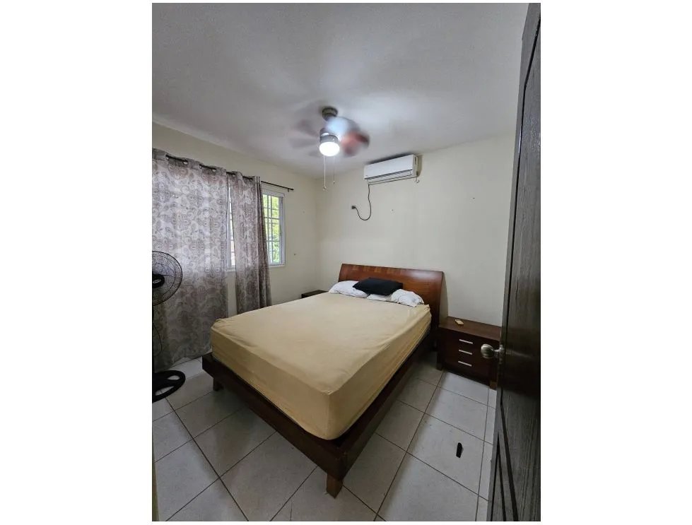 Alquiler/venta de casa con piscina en villas del golf, chitré herrera