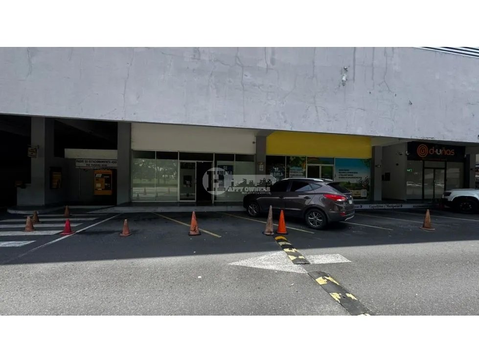 Se alquila local comercial en albrook