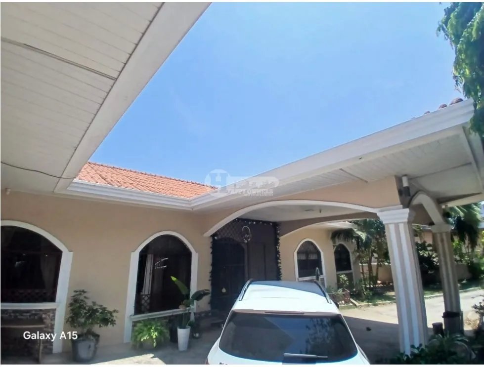 Venta de casa en urbanizacion el vigía, chitré