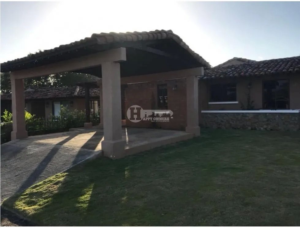 Venta de casa en residencial cubita, la arena de chitré