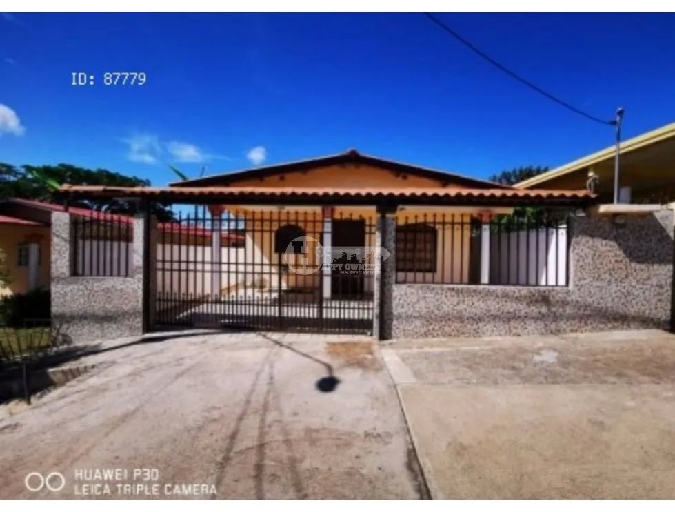 Venta de casa en llano bonito, chitré
