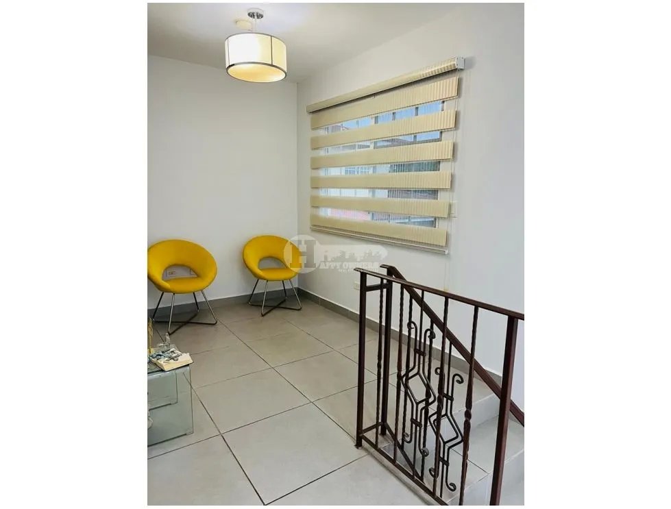 Venta de casa en villas del golf chitré