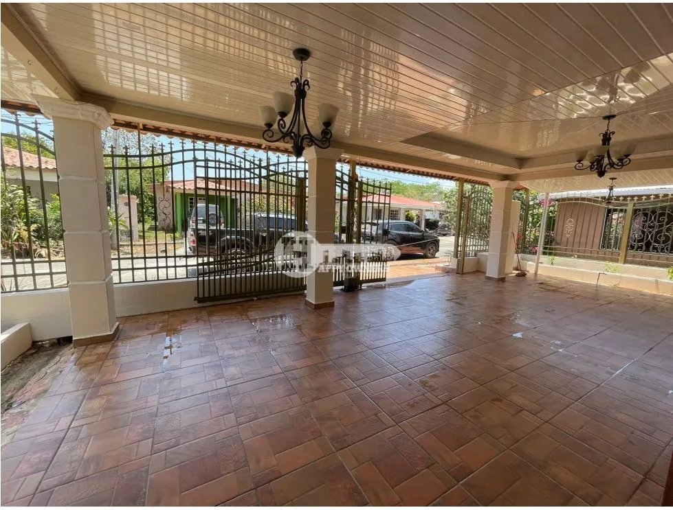 Vendo casa en las tablas, residencial europa.
