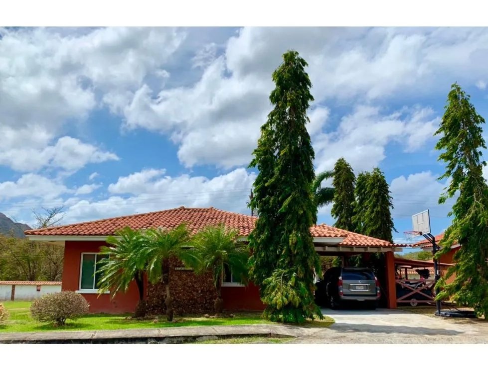 Se vende casa n°1 en villas de la colonia, chame