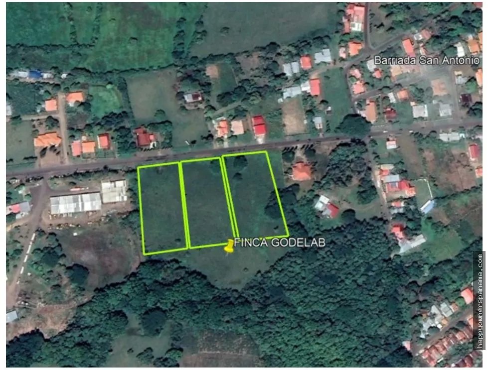 Venta de terreno comercial en las tablas.