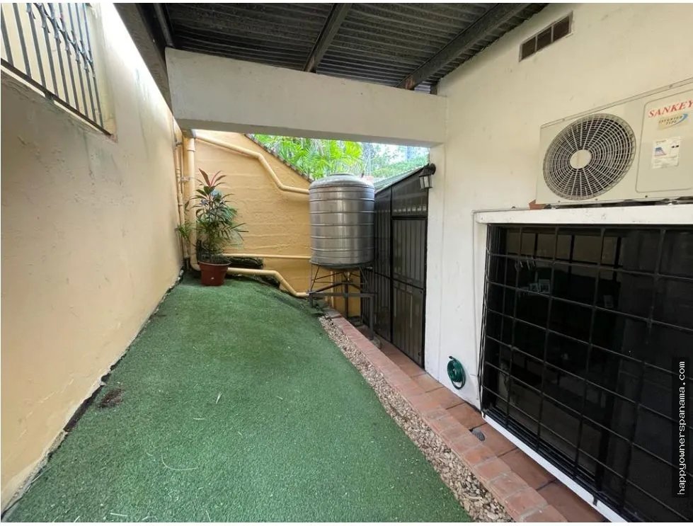 Venta de casa de en hato pintado, pueblo nuevo.