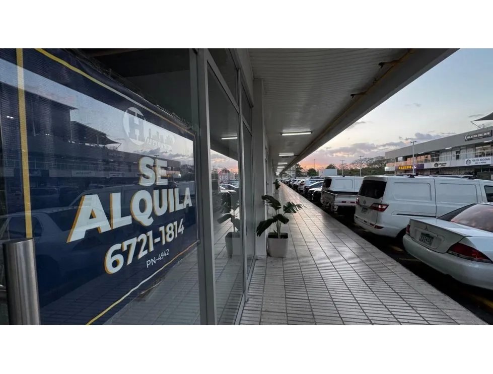 Se vende/alquila local comercial en plaza costa sur  324 m²