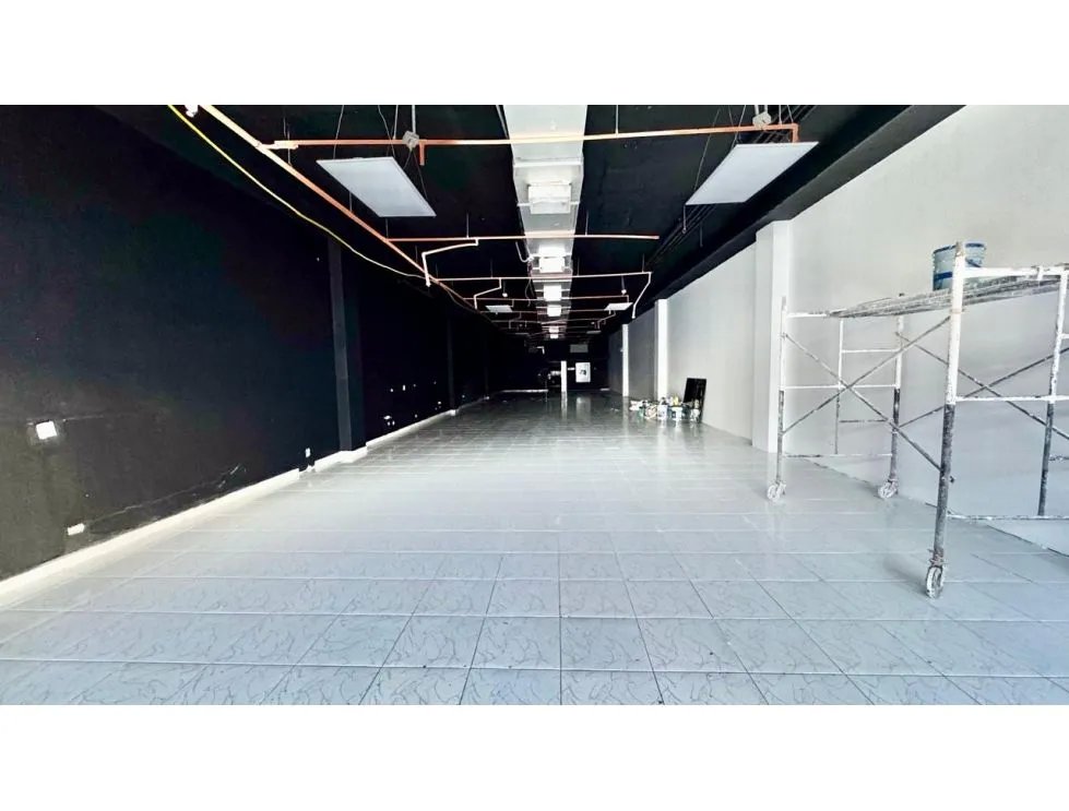 Se vende/alquila local comercial en plaza costa sur  324 m²