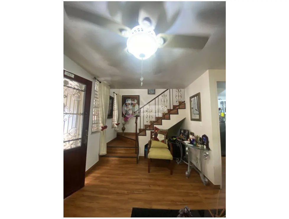 Se vende duplex en condado del rey
