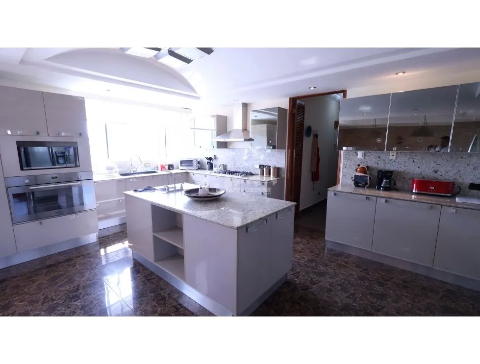 Venta de penthouse en costa del mar, marbella.