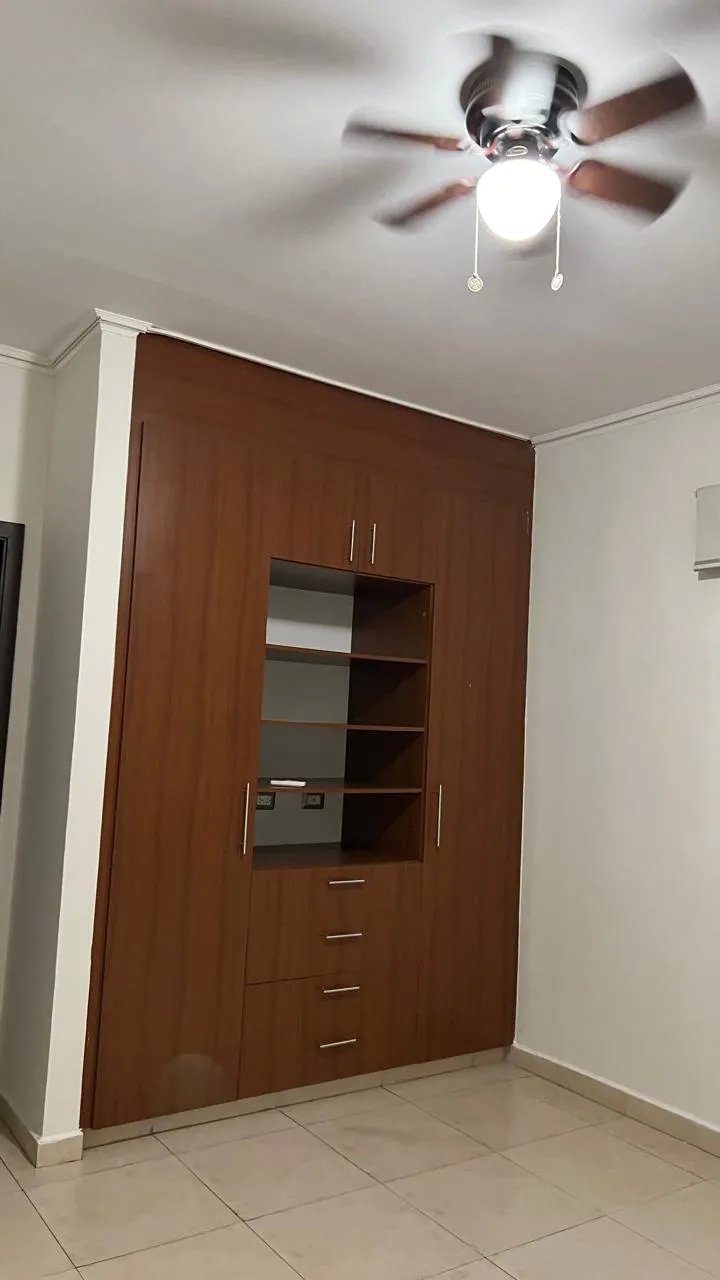 Venta de casa de 2 niveles en el doral, costa sur