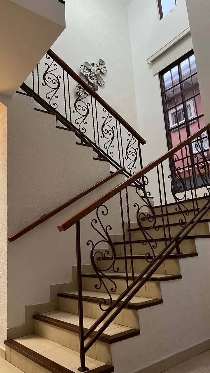 Venta de casa de 2 niveles en el doral, costa sur
