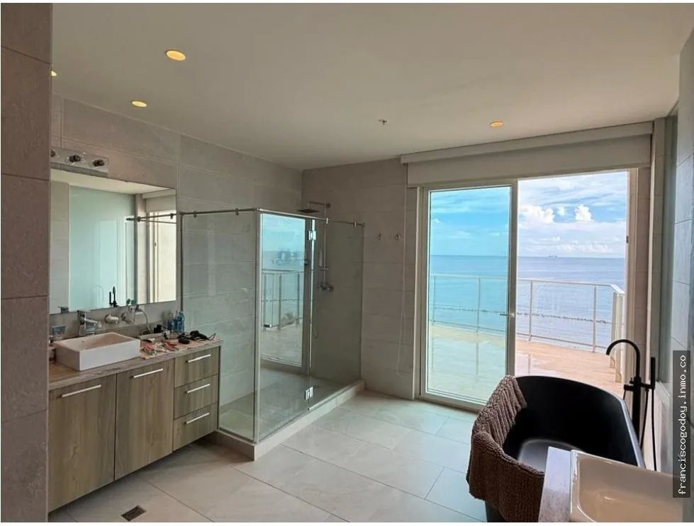 Apartamento en venta en playa escondida