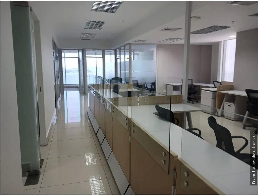 Alquiler de oficina en ave. balboa