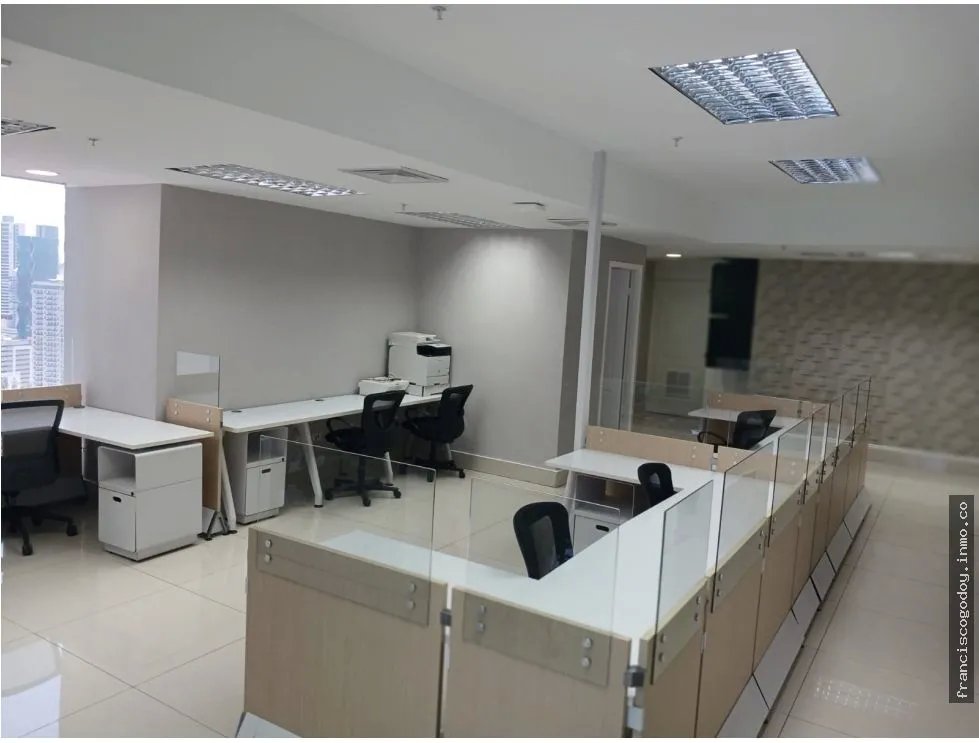 Alquiler de oficina en ave. balboa
