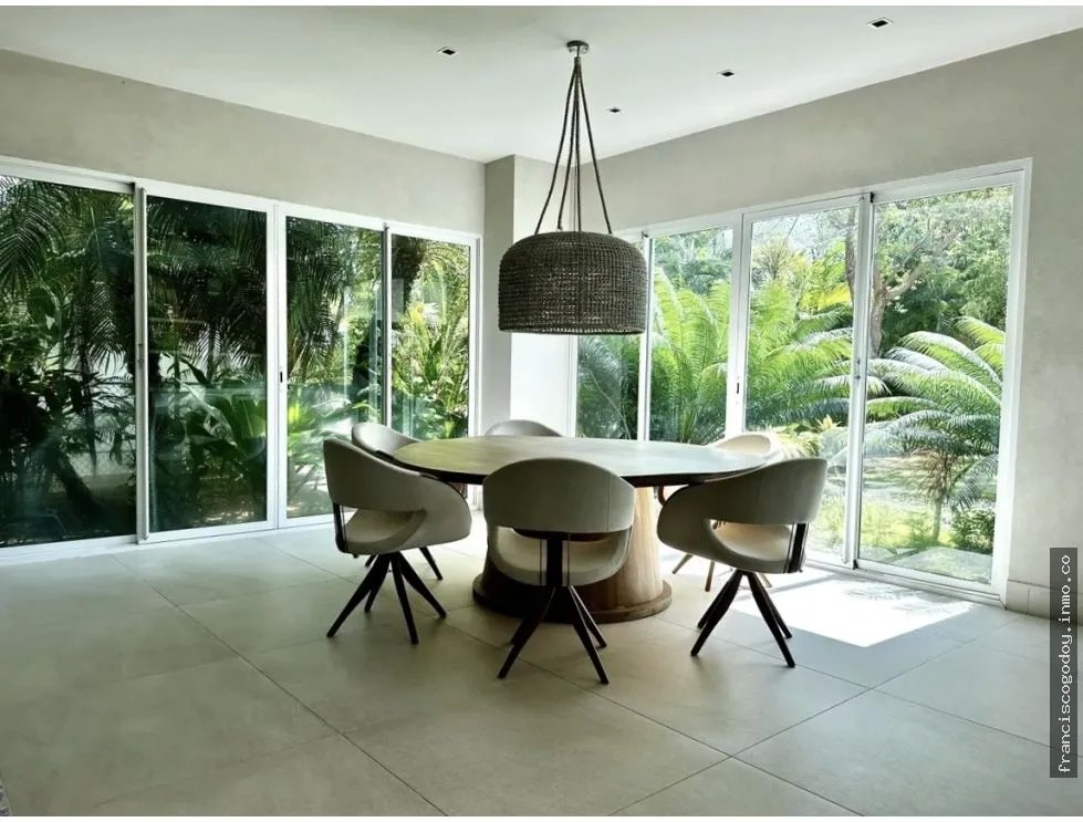 Venta de casa frente a la playa - bijao