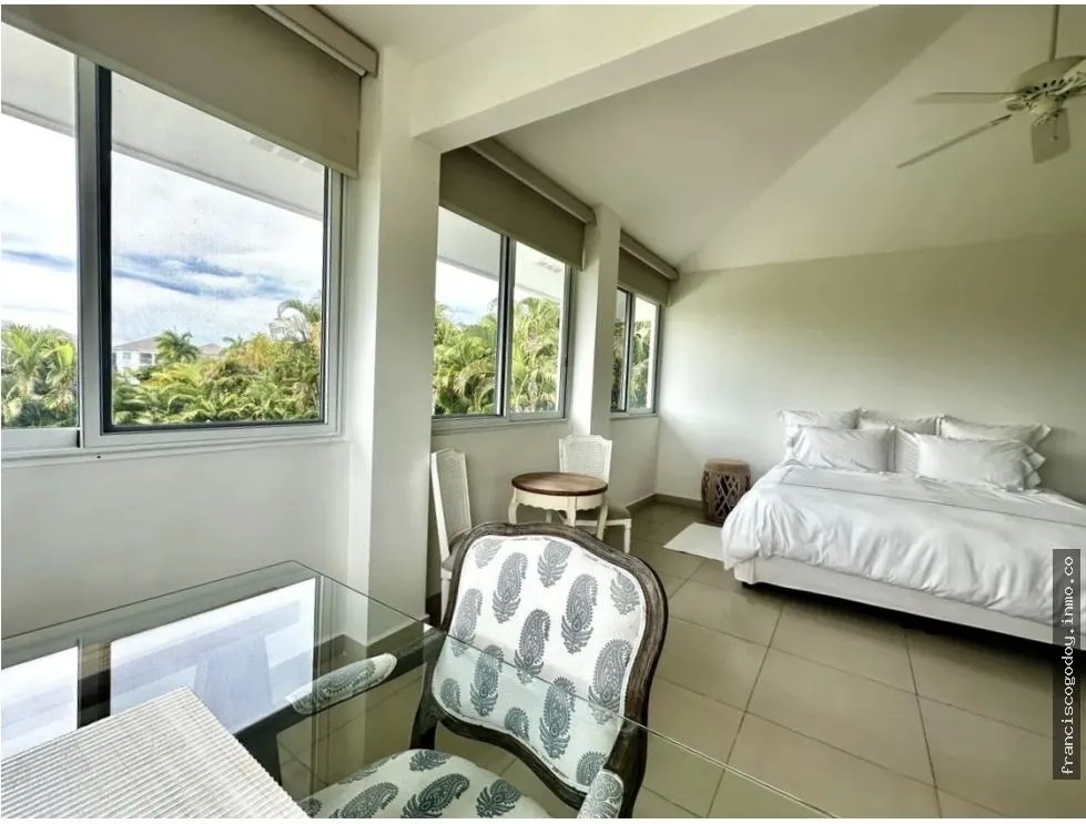 Venta de casa con piscina en cocoli