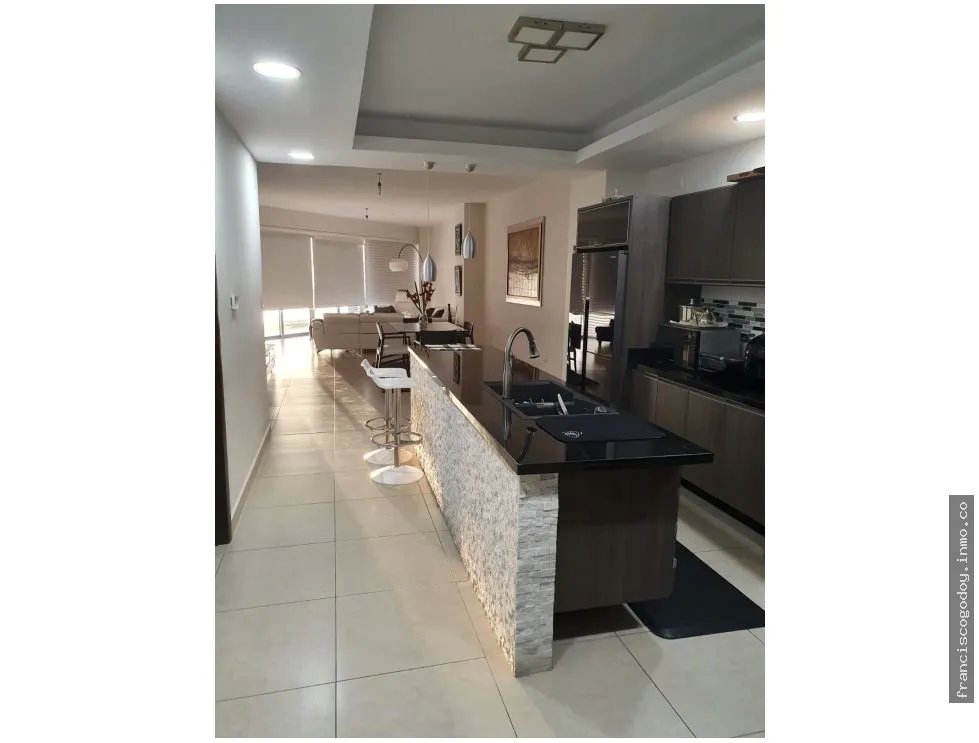 Venta de apartamento en avenida balboa