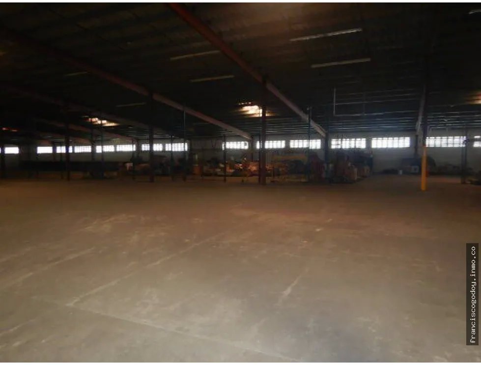 Bodega en venta en la zona libre de colón
