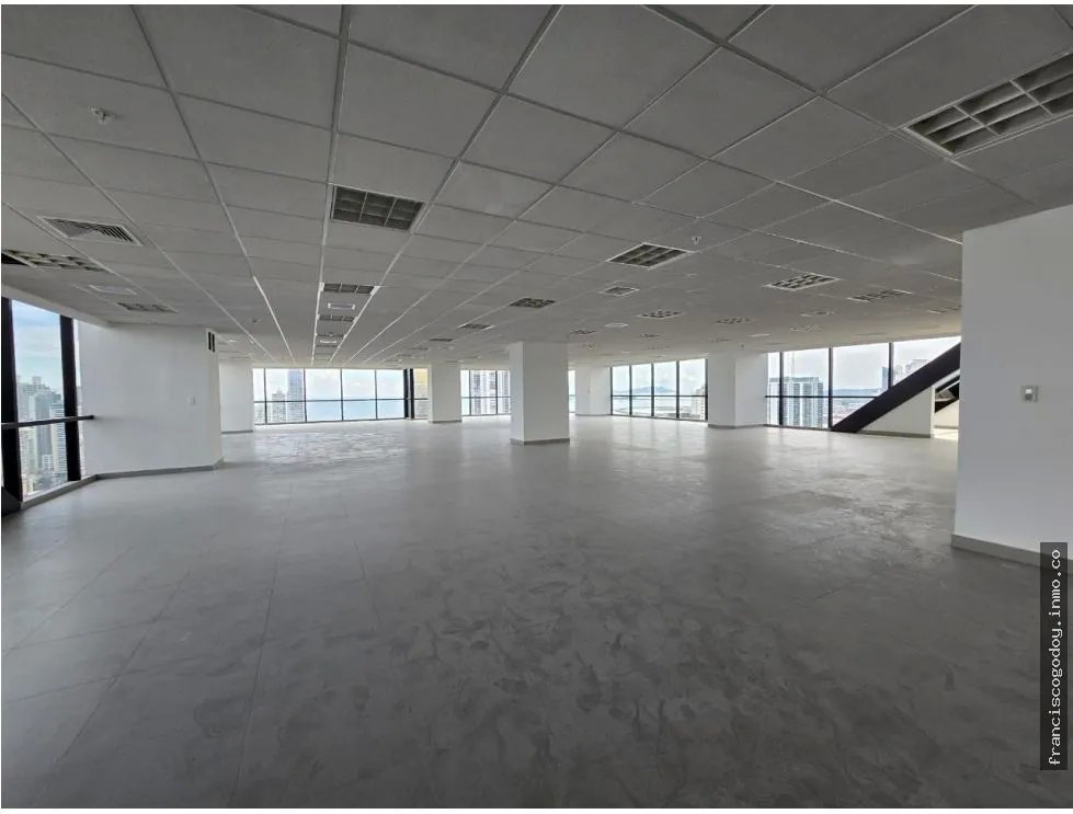 Alquiler de oficina  calle 50