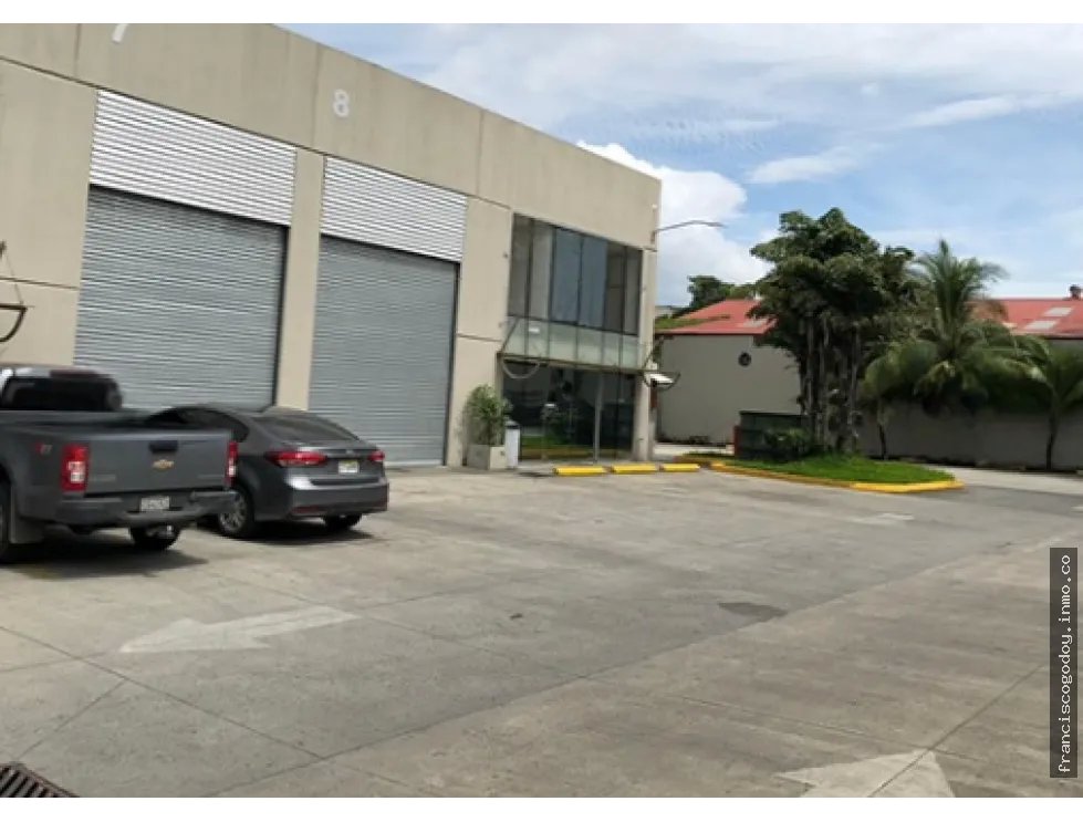 Alquiler de ofidepósitos en villa zaita