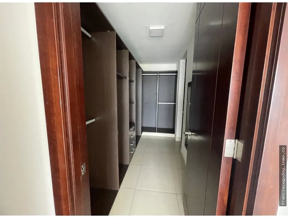 Venta de apartamento frente al mar en punta pacífica