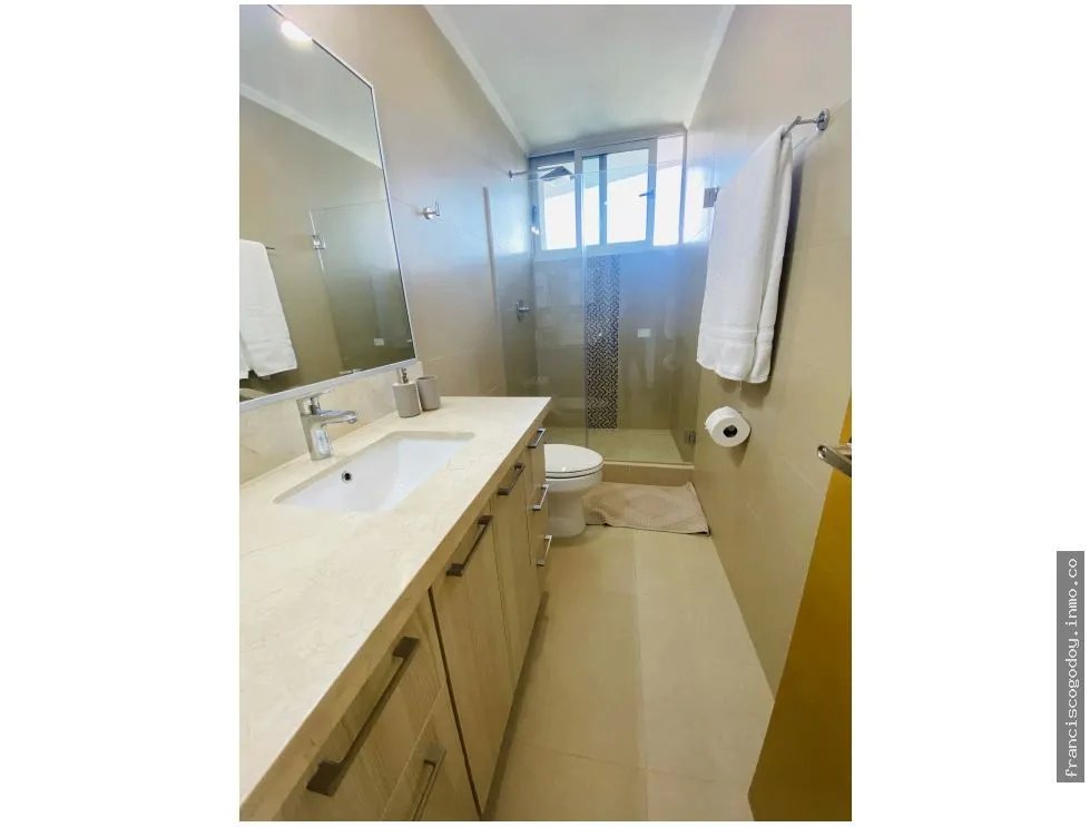 Venta de apartamento en playa serena  gorgona