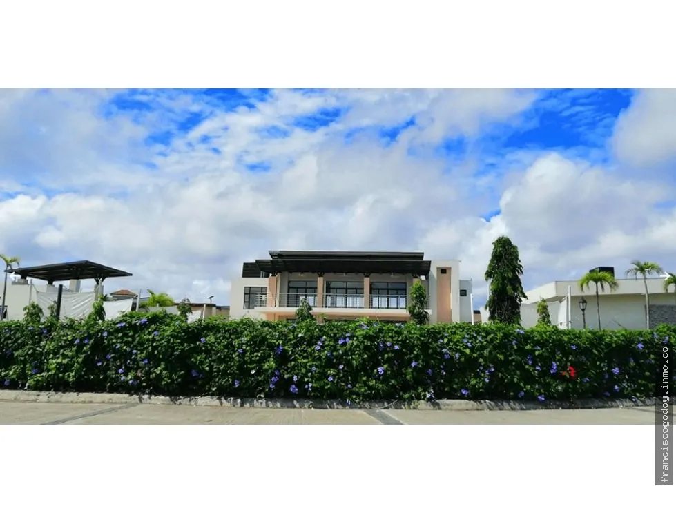 Venta de casa en costa sur