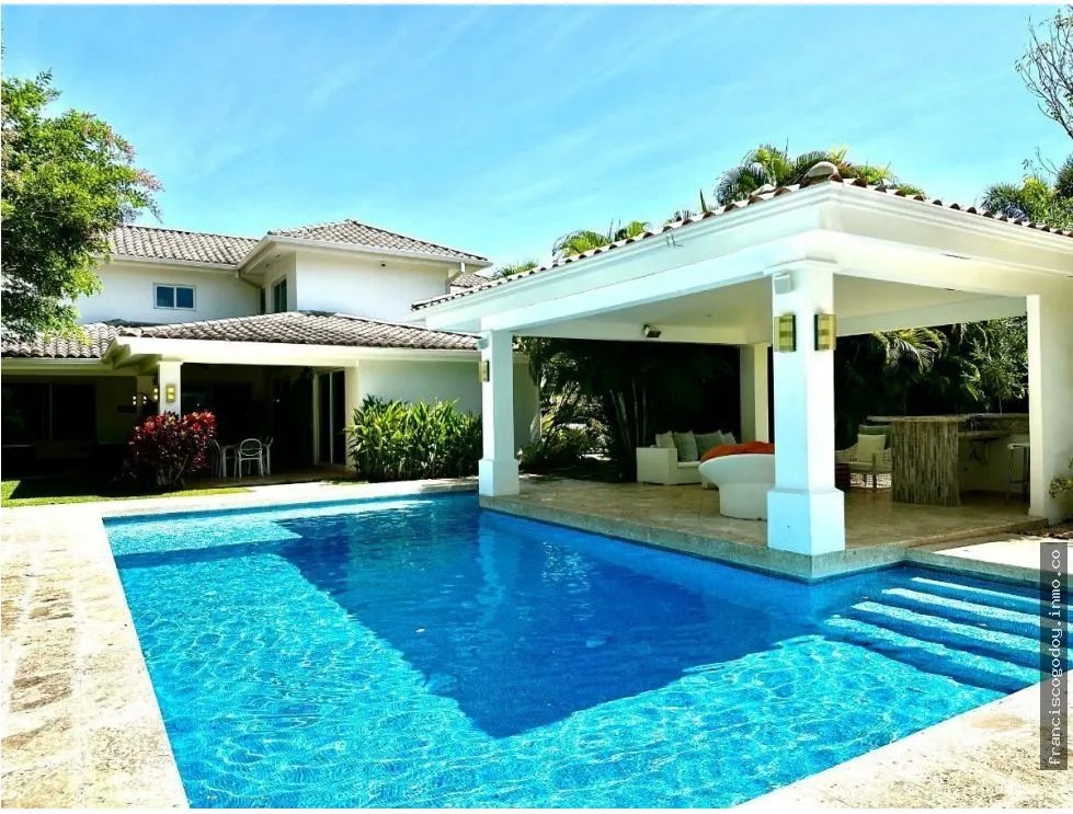 Venta de villa en bijao beach club & residences
