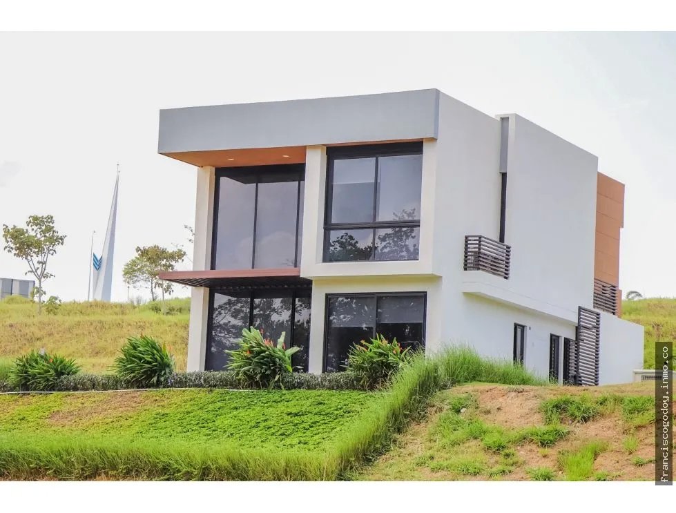 Casas en venta green city, vía panamá norte