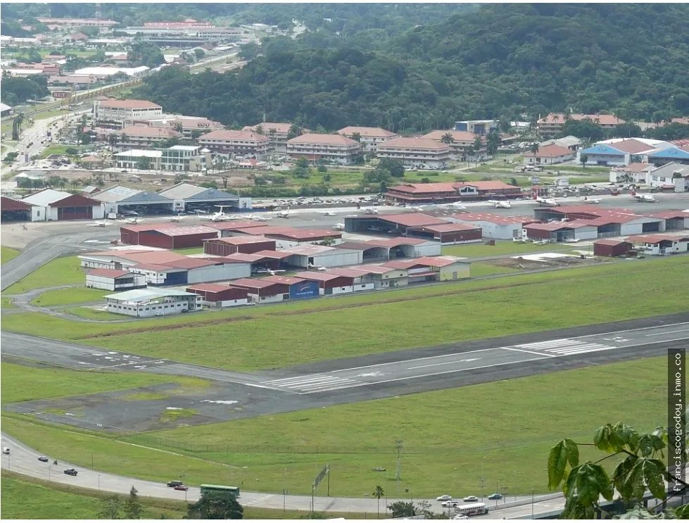 Se vende lote en albrook