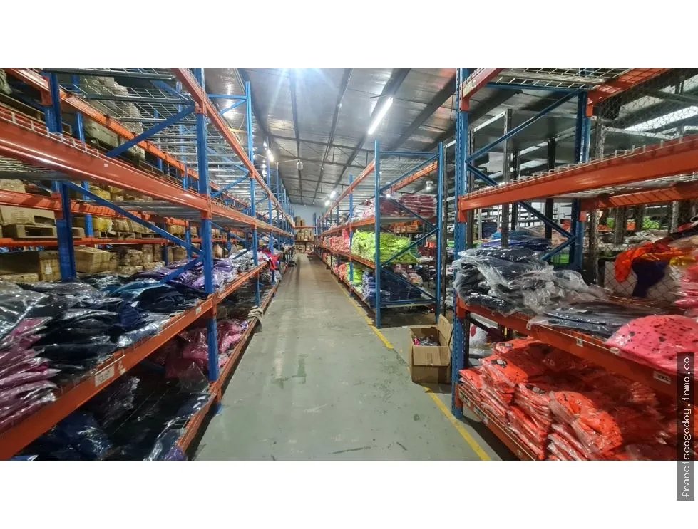 Venta de bodega en el sector de la locería