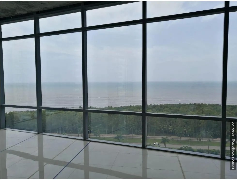 Alquiler de oficina en el edificio prime time tower, costa del este