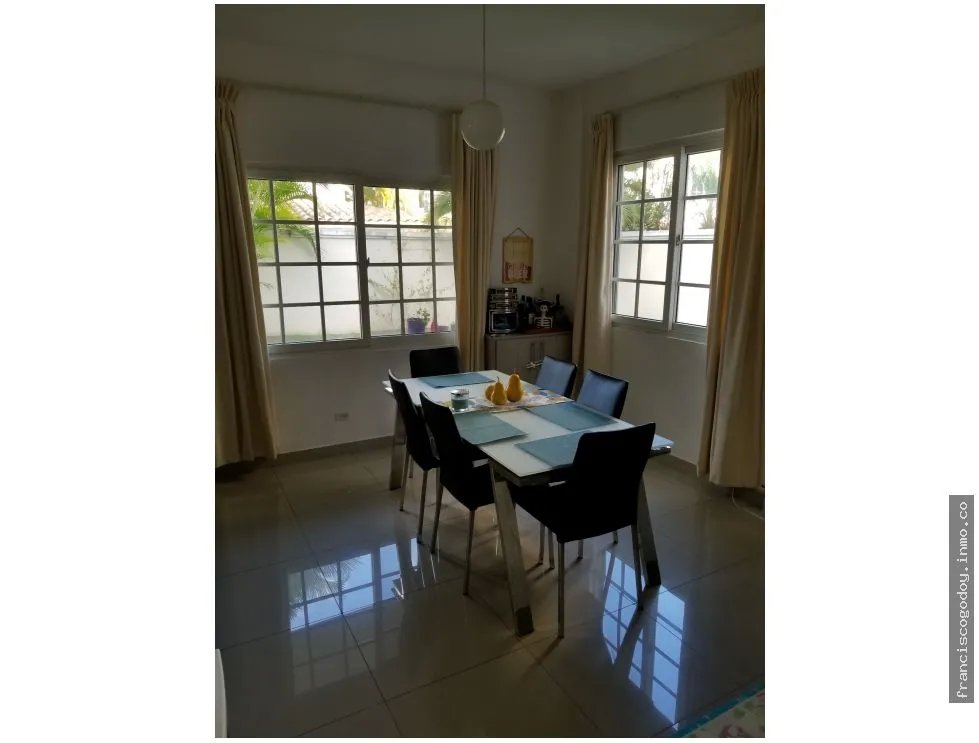 Se vende casa en villa valencia, costa sur