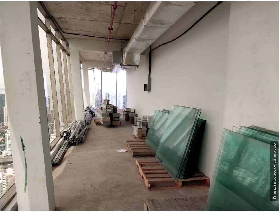 Se vende oficina torre bicsa, avenida balboa