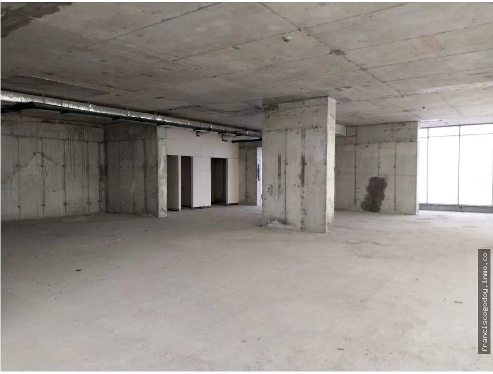 Se vende oficina torre bicsa, avenida balboa