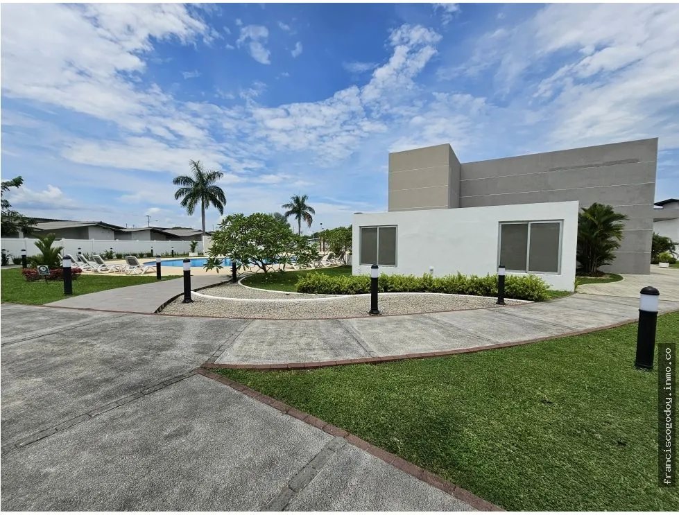 Venta de casa en villa sur - town home, costa sur