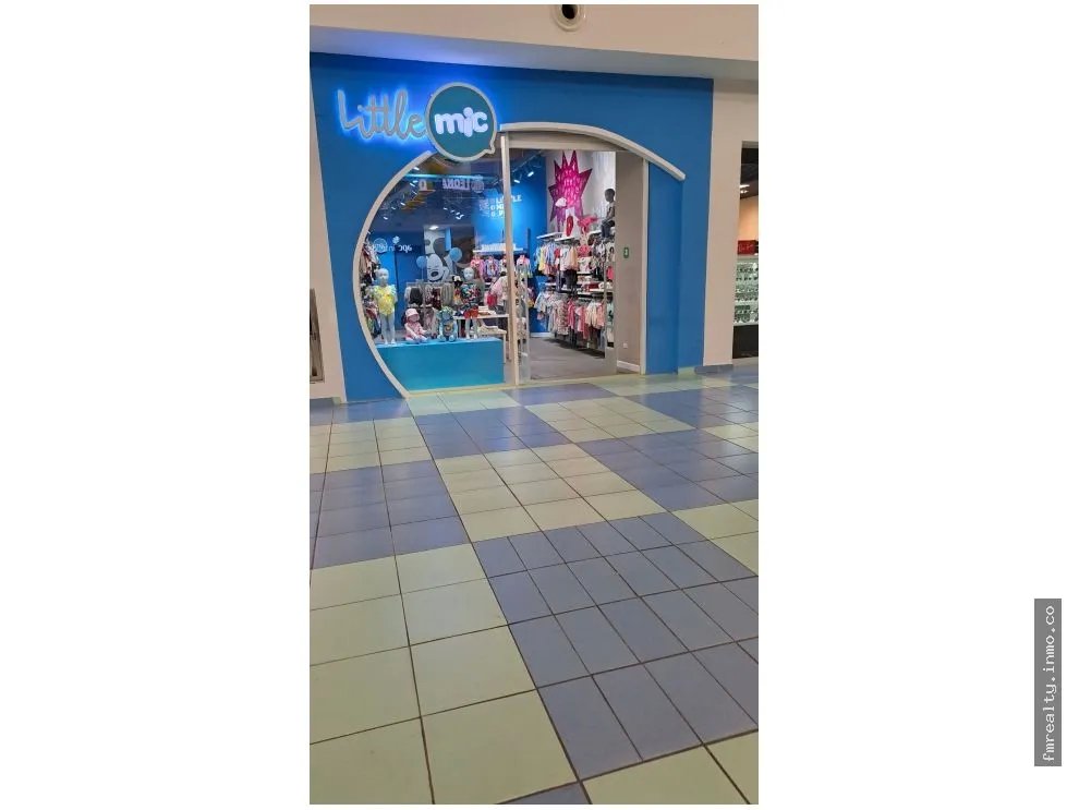 Se vende local comercial en albrook mall