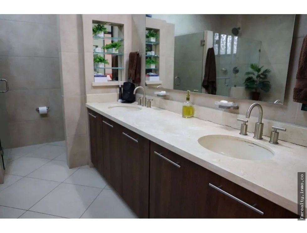 Se alquila apartamento en el embassy club garden panamá