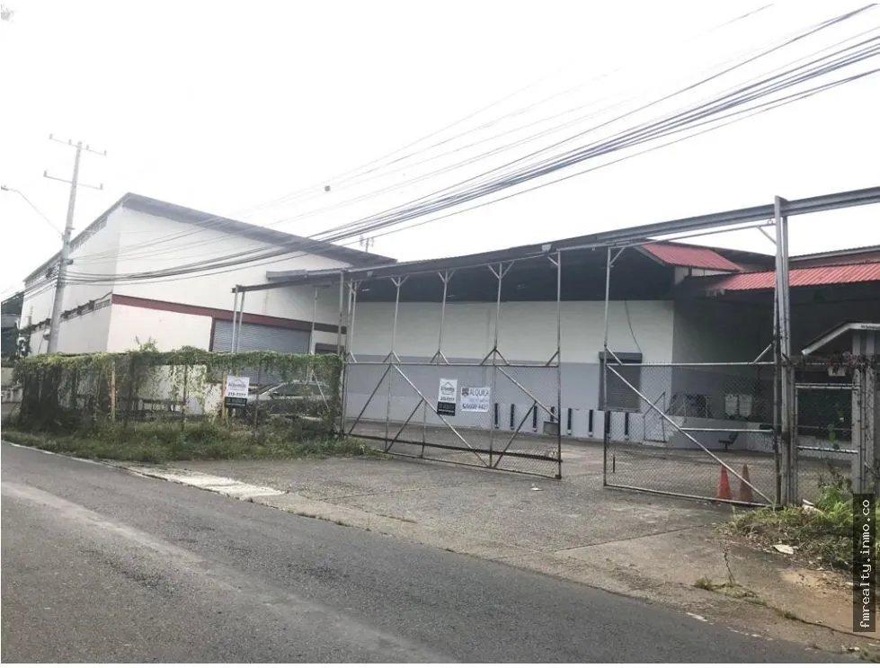 Se alquila galera en la loceria fg