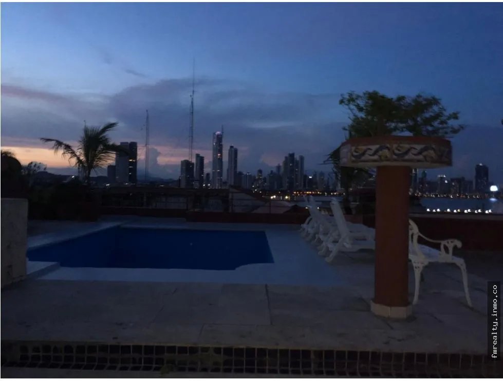 Se alquila apartamento en casco viejo fg